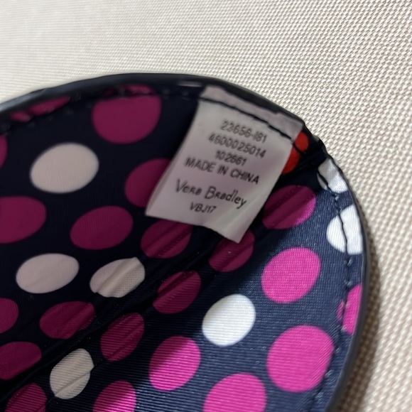 Vera Bradley ford holder. Snaps and had a d ring - Picture 4 of 5